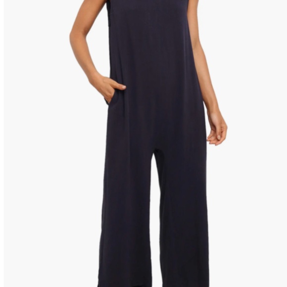 Petal And Pup Yardlee Jumpsuit Loose Fit Wide Leg Crop Rayon Blend Navy Size 6 - Picture 2 of 13